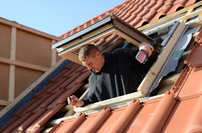 Pose de fenêtres de toit Velux à Ferrière-Bochard
